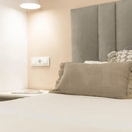 Serene & Spacious - Center By Rems